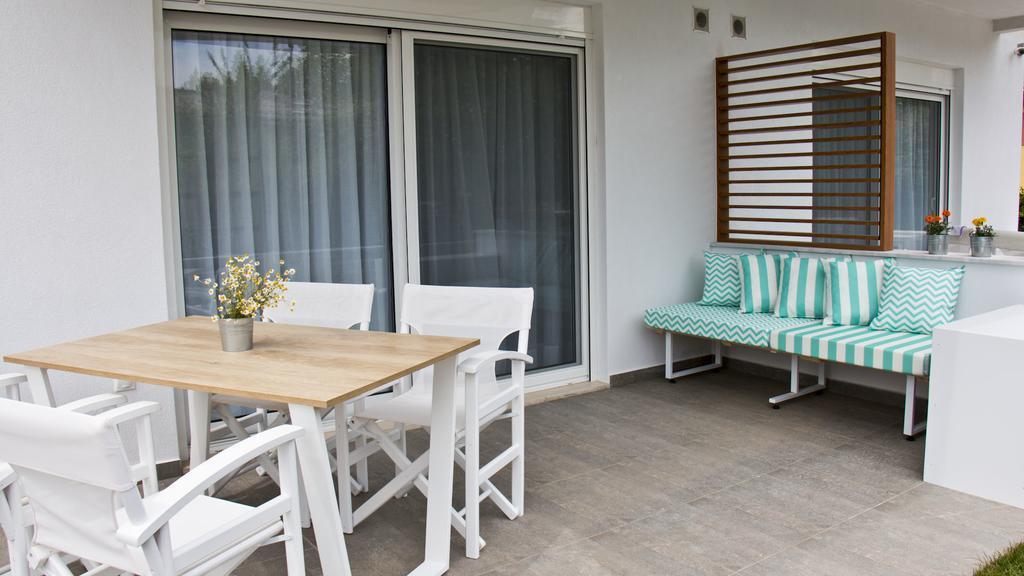 Aristotelia Gi Ikies - Olympiada Poolside Retreats エクステリア 写真